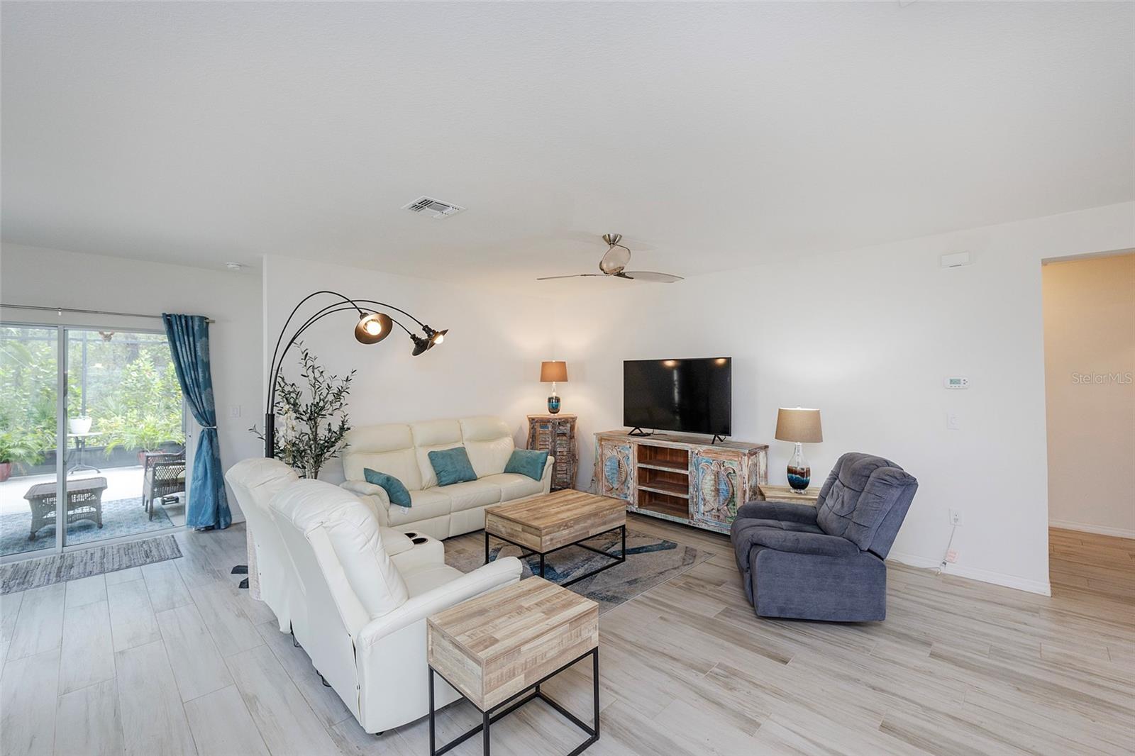 SABAL LAKES - Residential