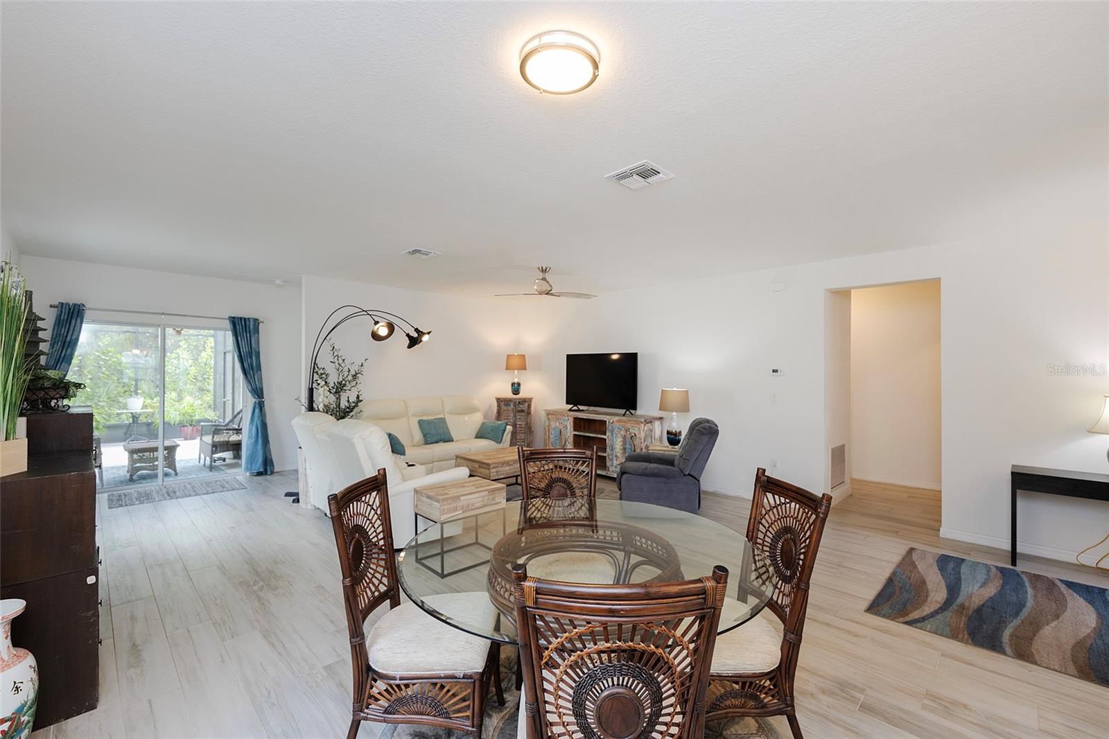 SABAL LAKES - Residential
