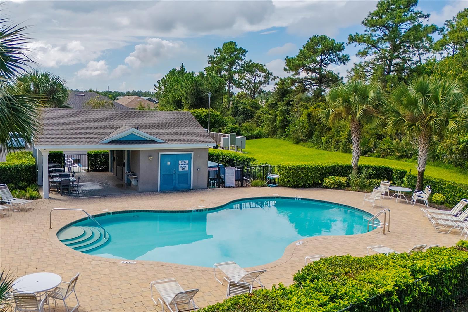 SABAL LAKES - Residential