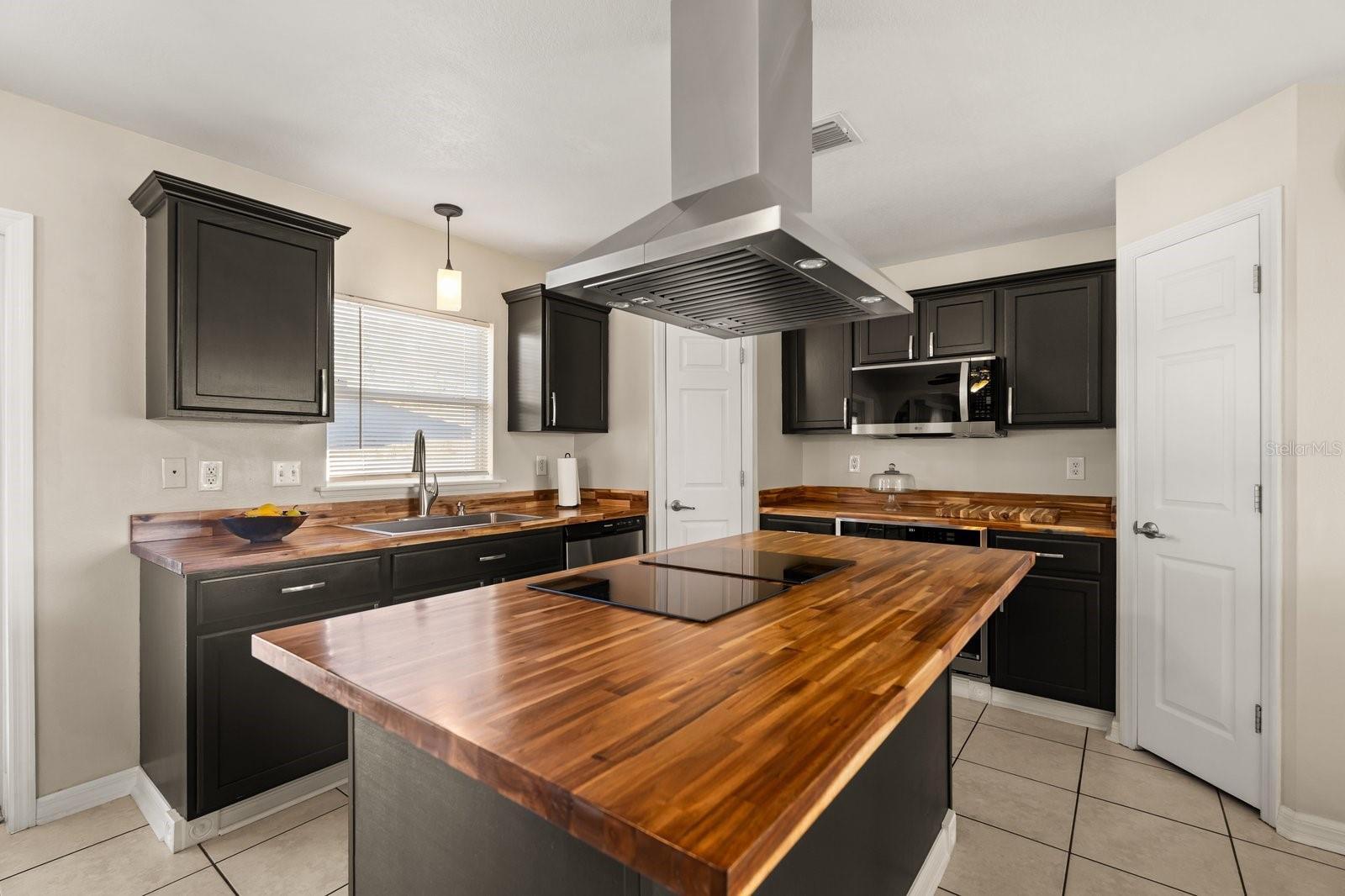 8264 SETTLERS CREEK LOOP