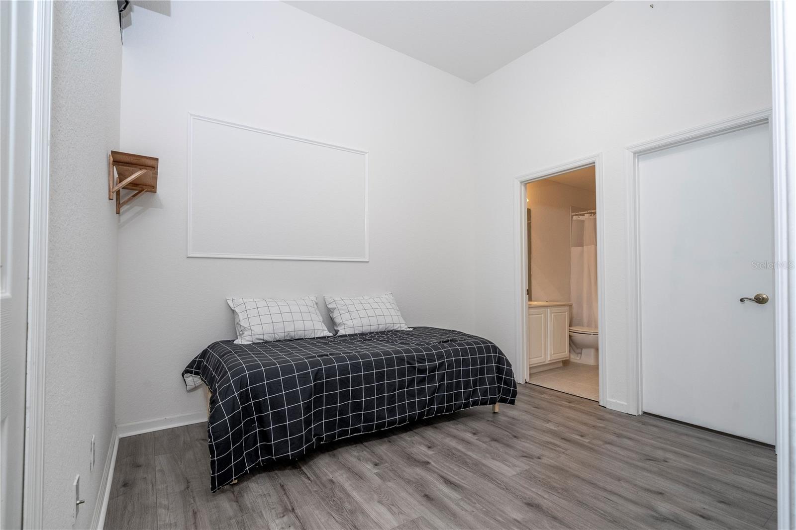 STONEBRIDGE LAKES PH 19 - Residential Lease