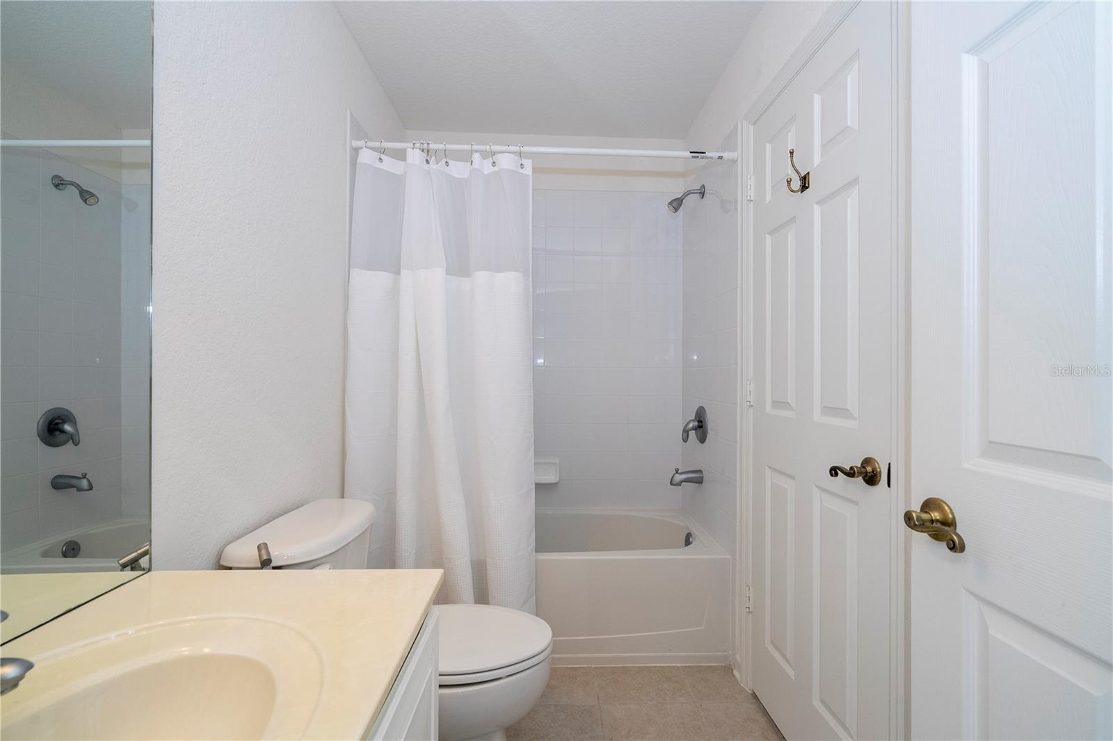 STONEBRIDGE LAKES PH 19 - Residential Lease