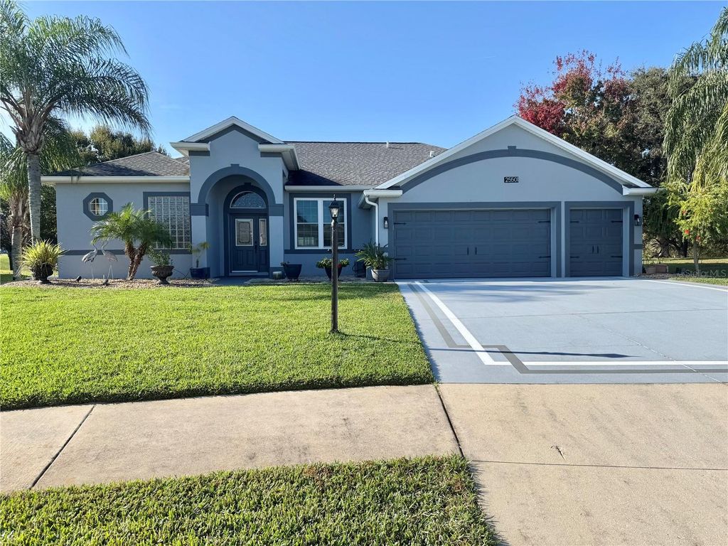 Photo of 25501 Maurepas Lane, Leesburg, FL 34748 (MLS # G5105507)