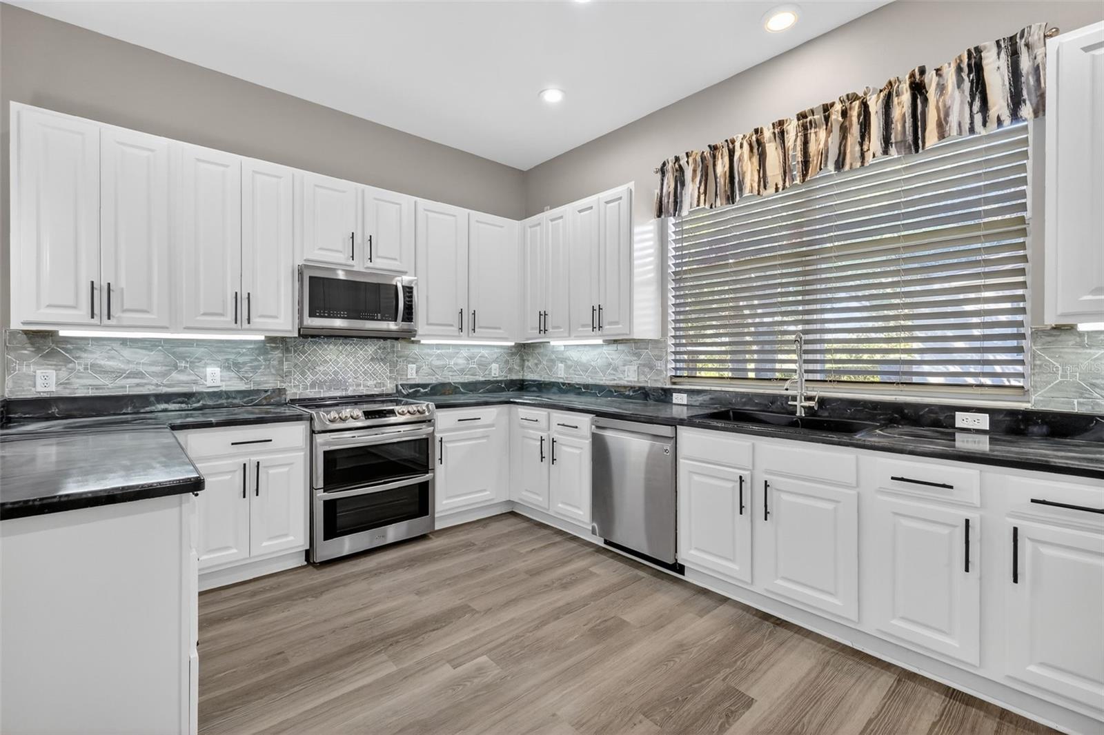 PLANTATION AT LEESBURG ASHLAND VILLAGE - Residential