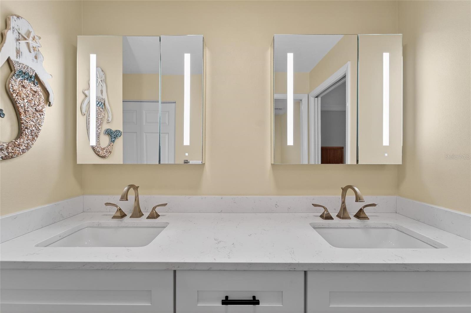 BAYPORT BCH & TEN PH E - Residential