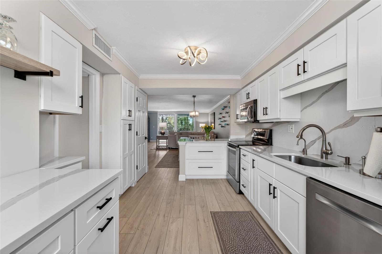 BAYPORT BCH & TEN PH E - Residential