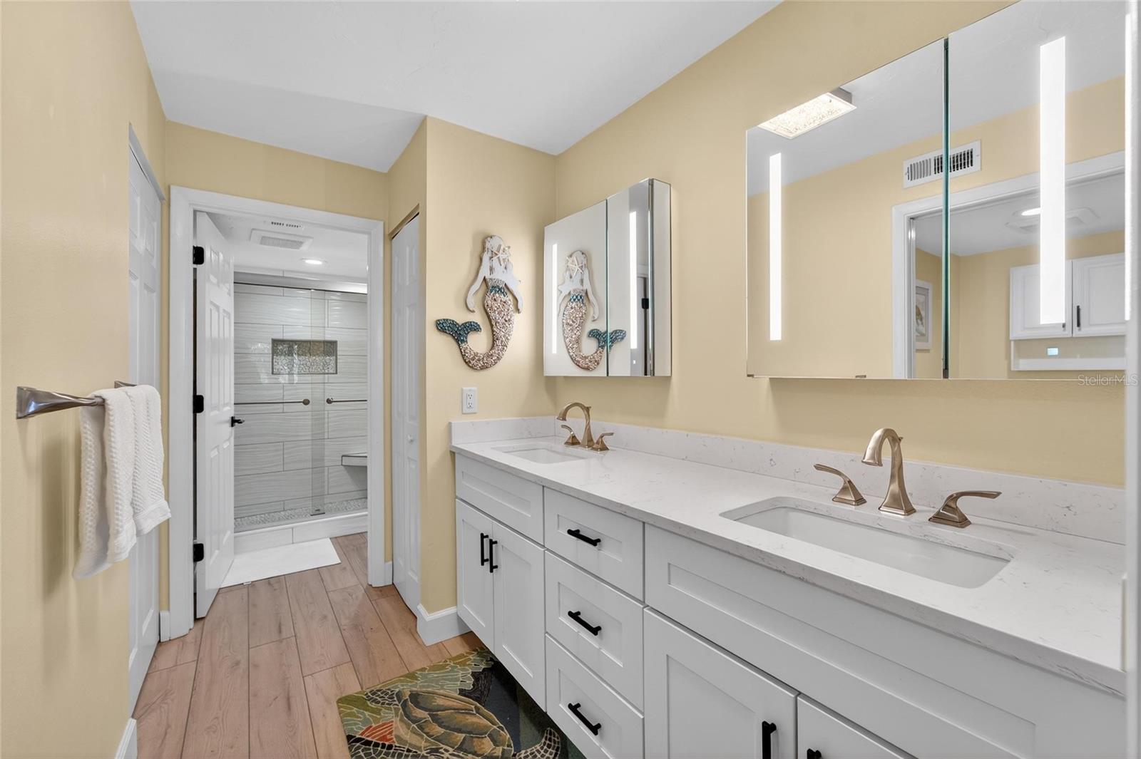 BAYPORT BCH & TEN PH E - Residential