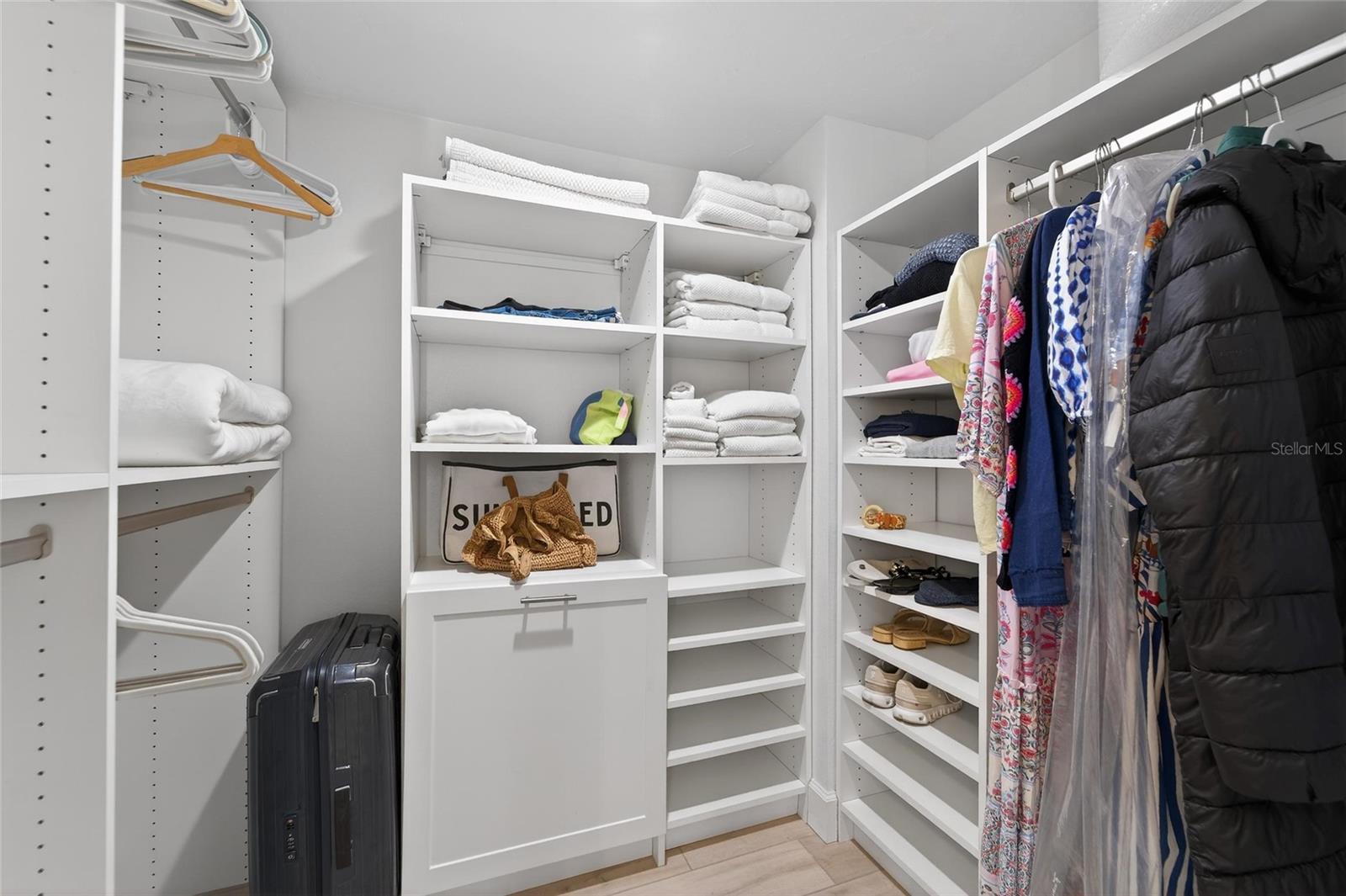 BAYPORT BCH & TEN PH E - Residential