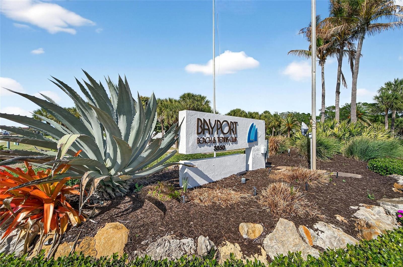 BAYPORT BCH & TEN PH E - Residential