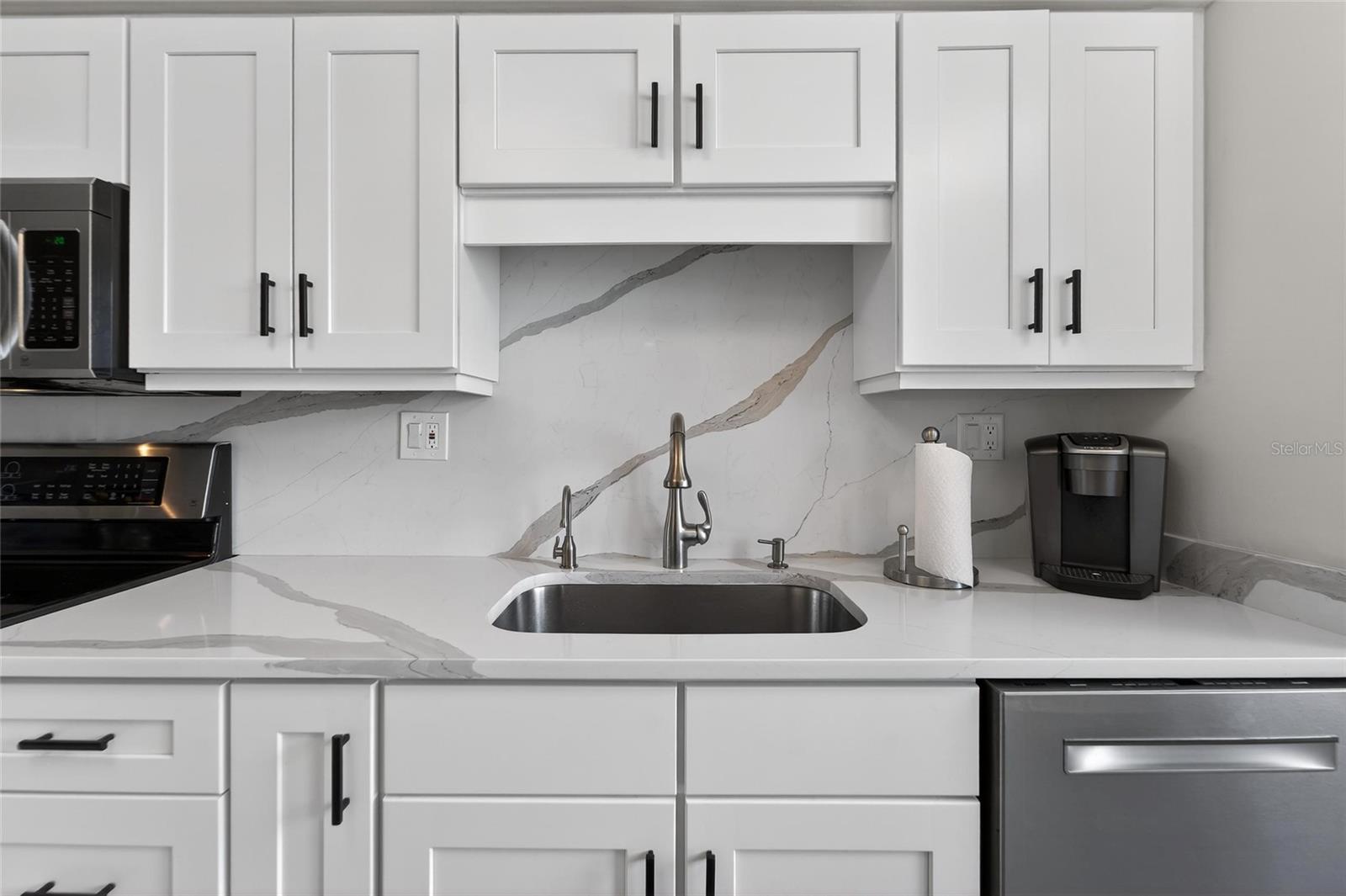 BAYPORT BCH & TEN PH E - Residential