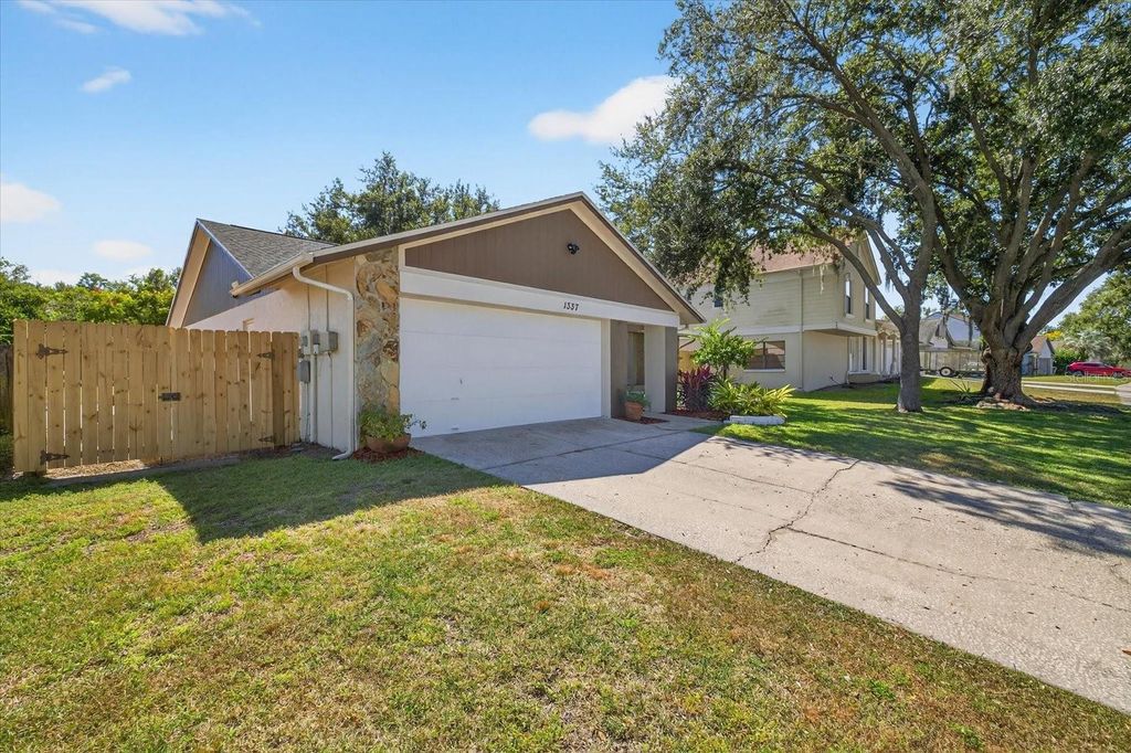 Photo of 1337 Peachfield Drive, Valrico, FL 33596 (MLS # TB8437685)
