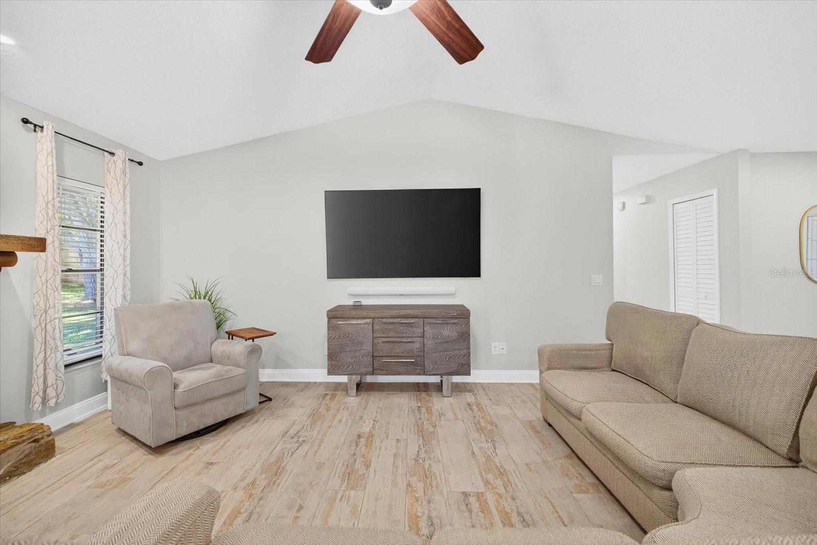 BLOOMINGDALE SEC J - Residential