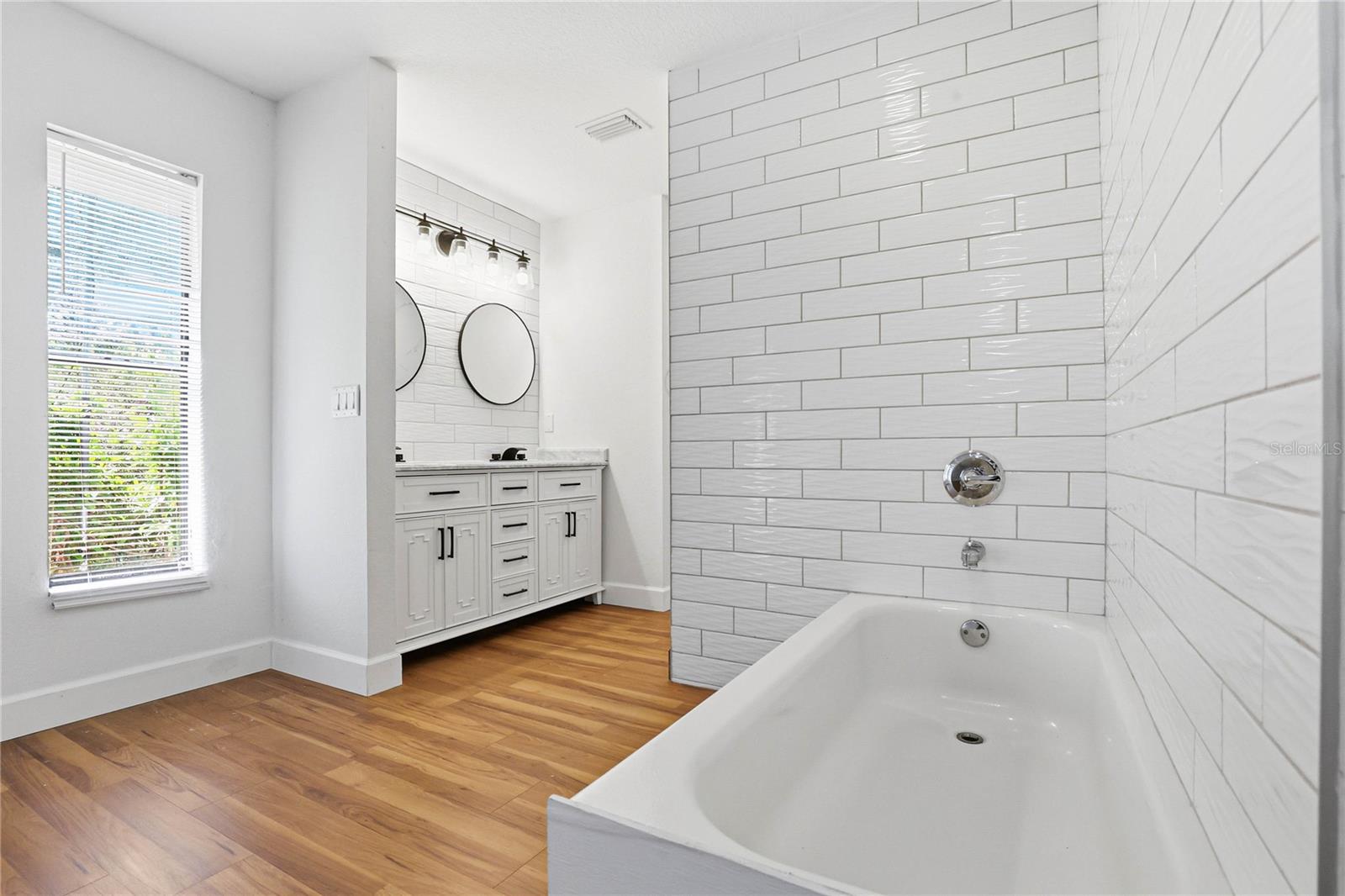 WENDEL WOOD - Residential