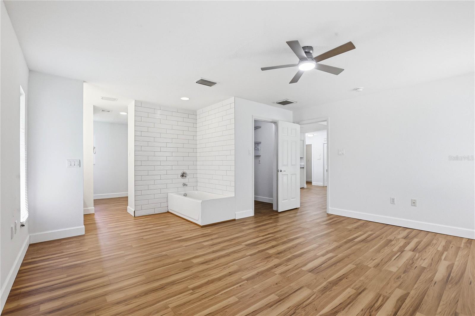 WENDEL WOOD - Residential