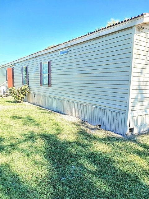 A home in AUBURNDALE