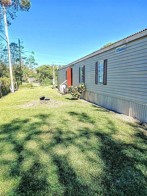 A home in AUBURNDALE