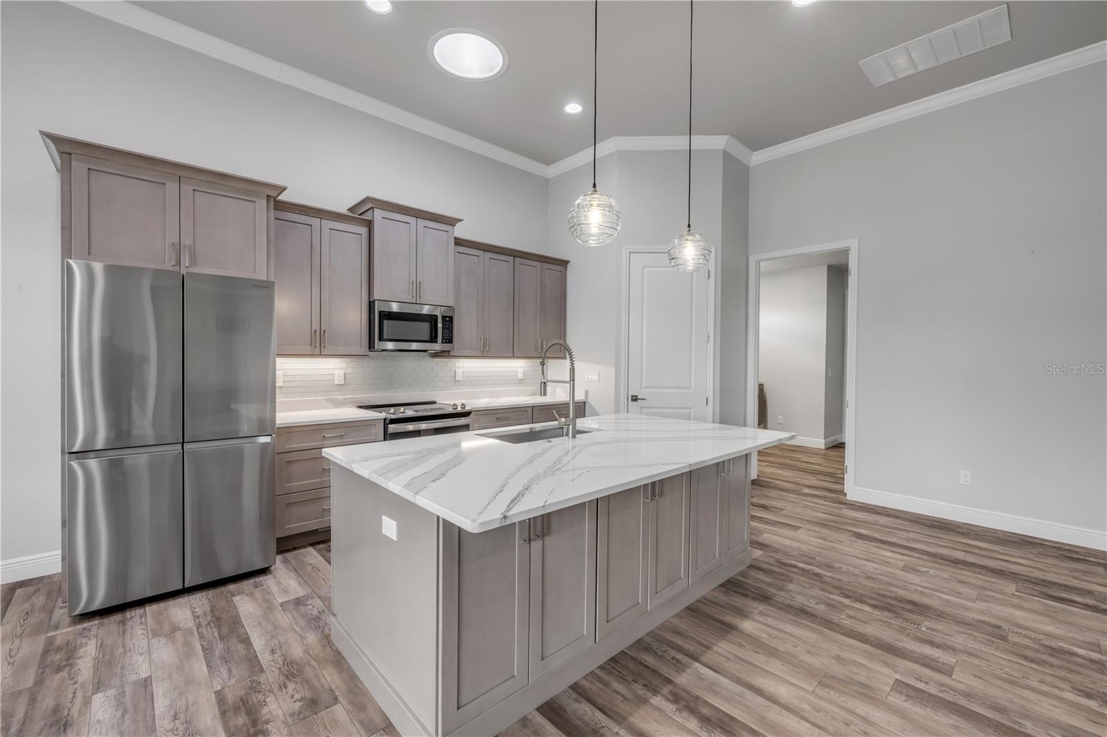 PALMS PH 4 - Residential