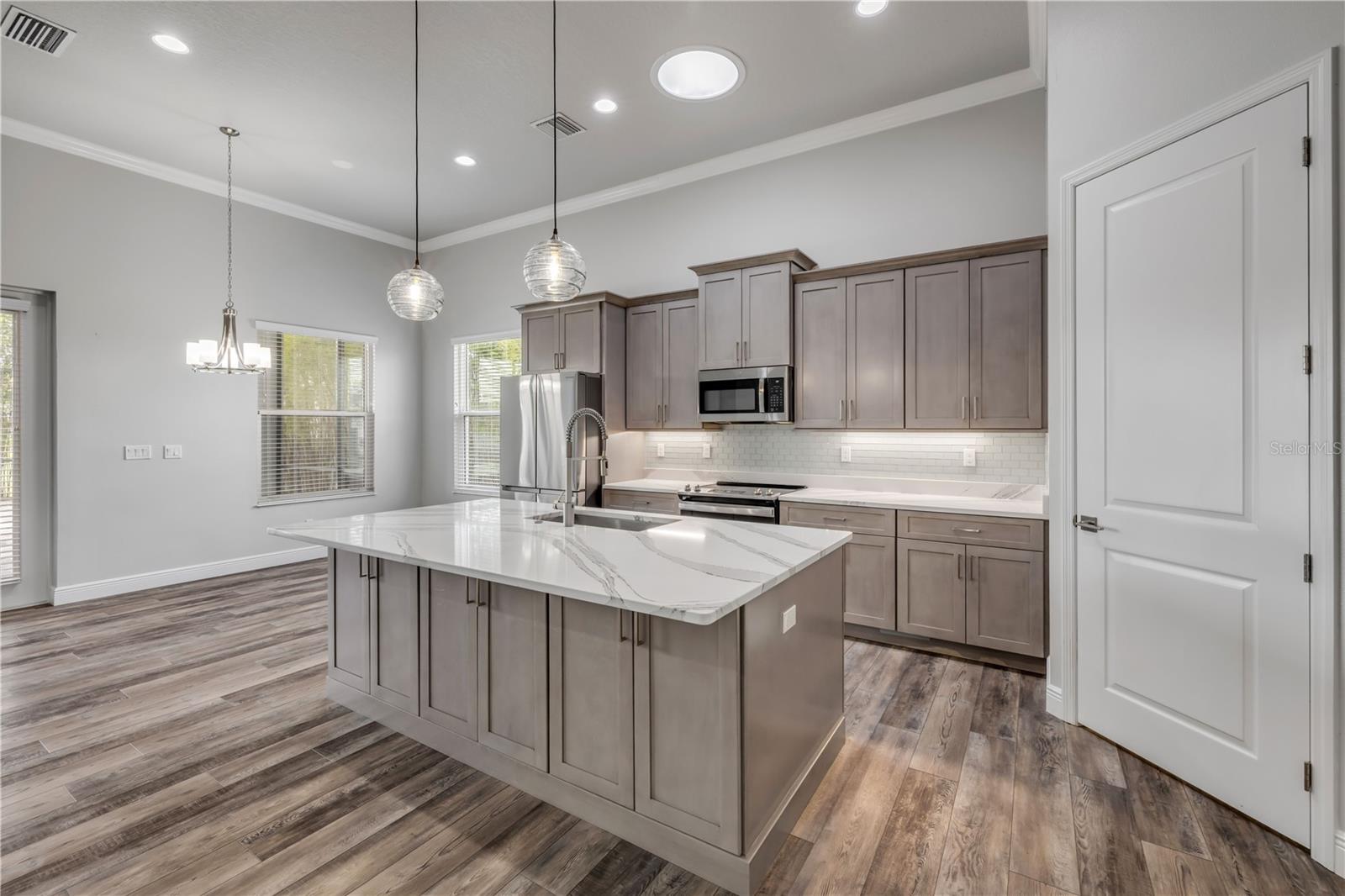 PALMS PH 4 - Residential