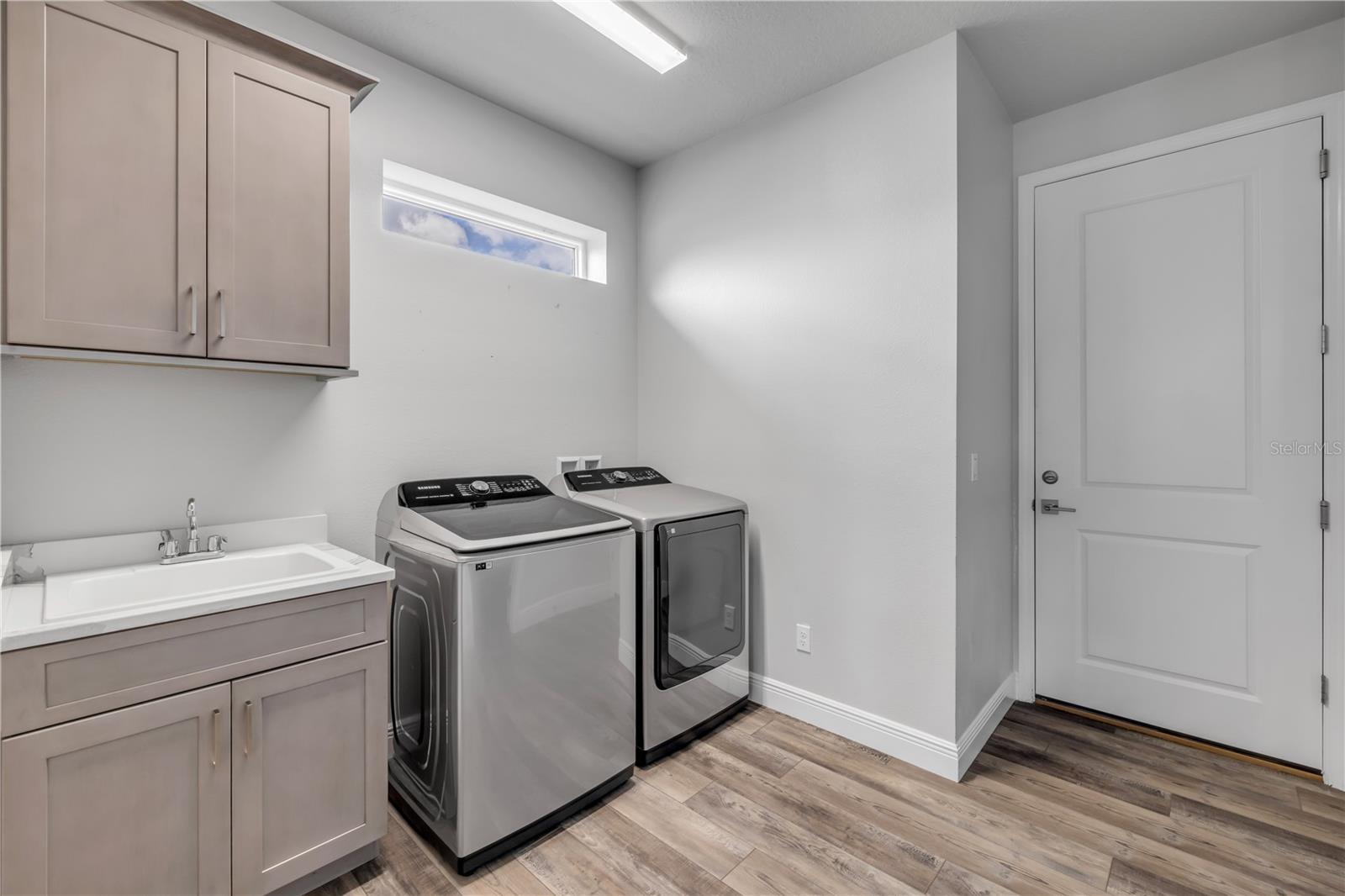 PALMS PH 4 - Residential