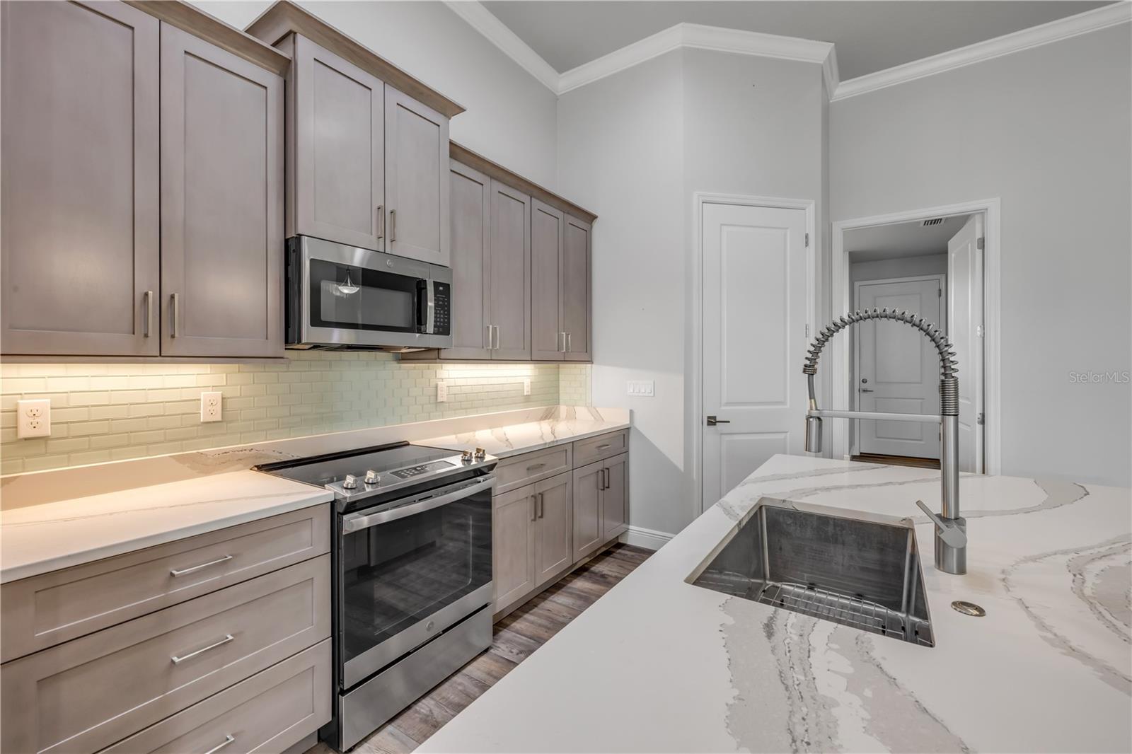 PALMS PH 4 - Residential