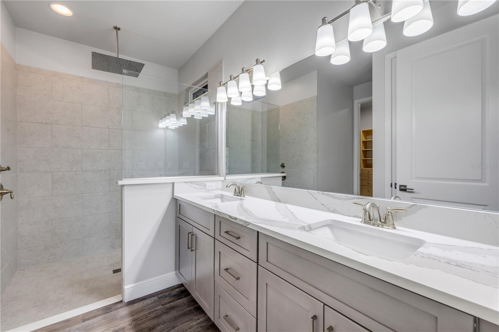 PALMS PH 4 - Residential