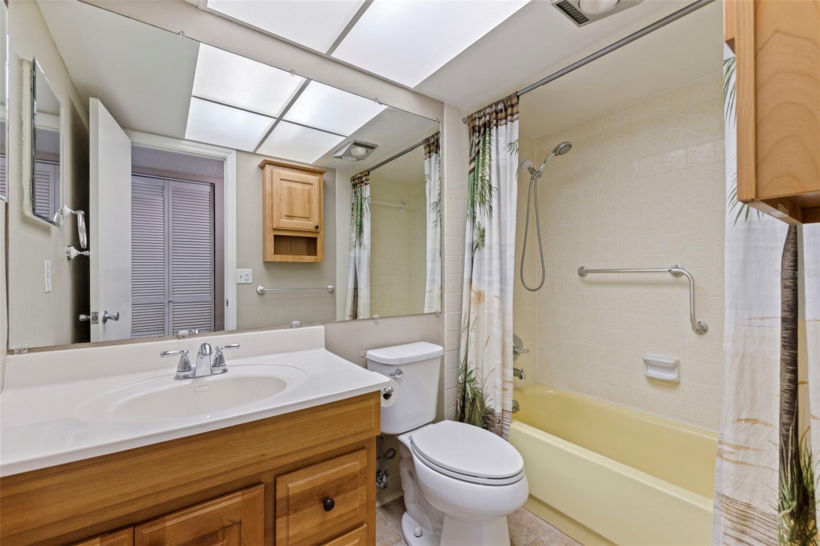 CROSSWINDS COLONY ONE CONDO - Residential