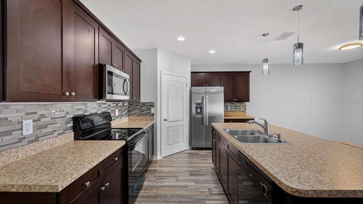 SABAL LAKES - Residential