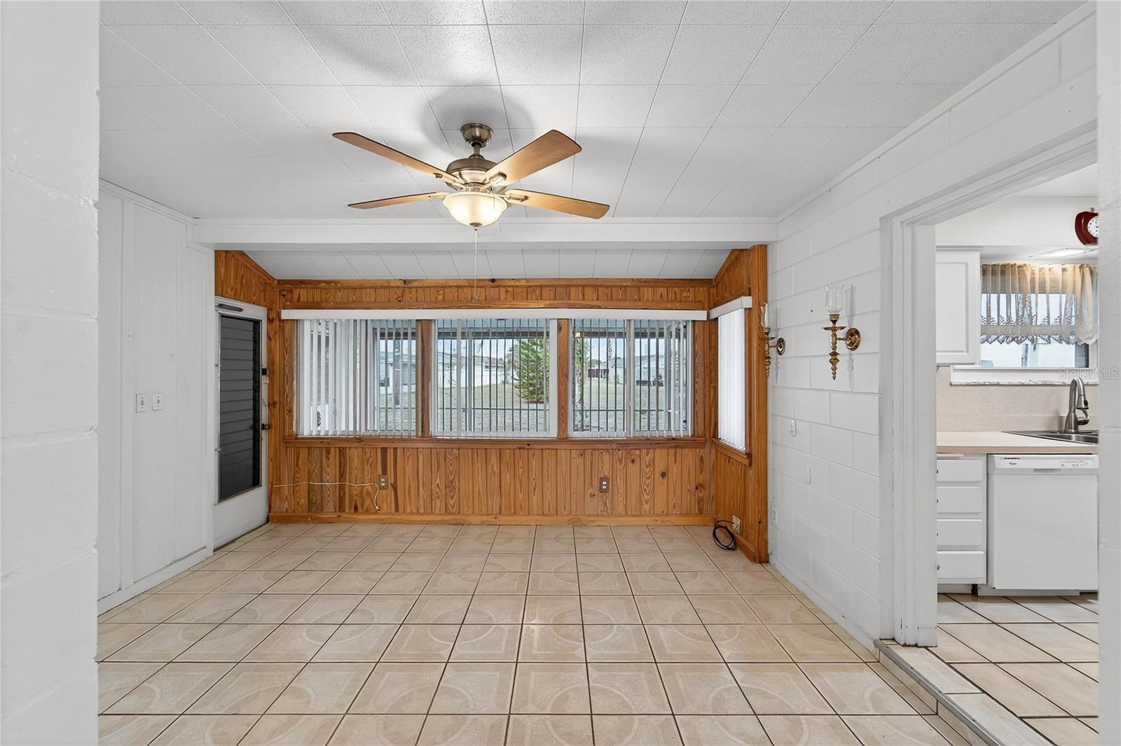 DEL WEBBS SUN CITY FLORIDA UN - Residential