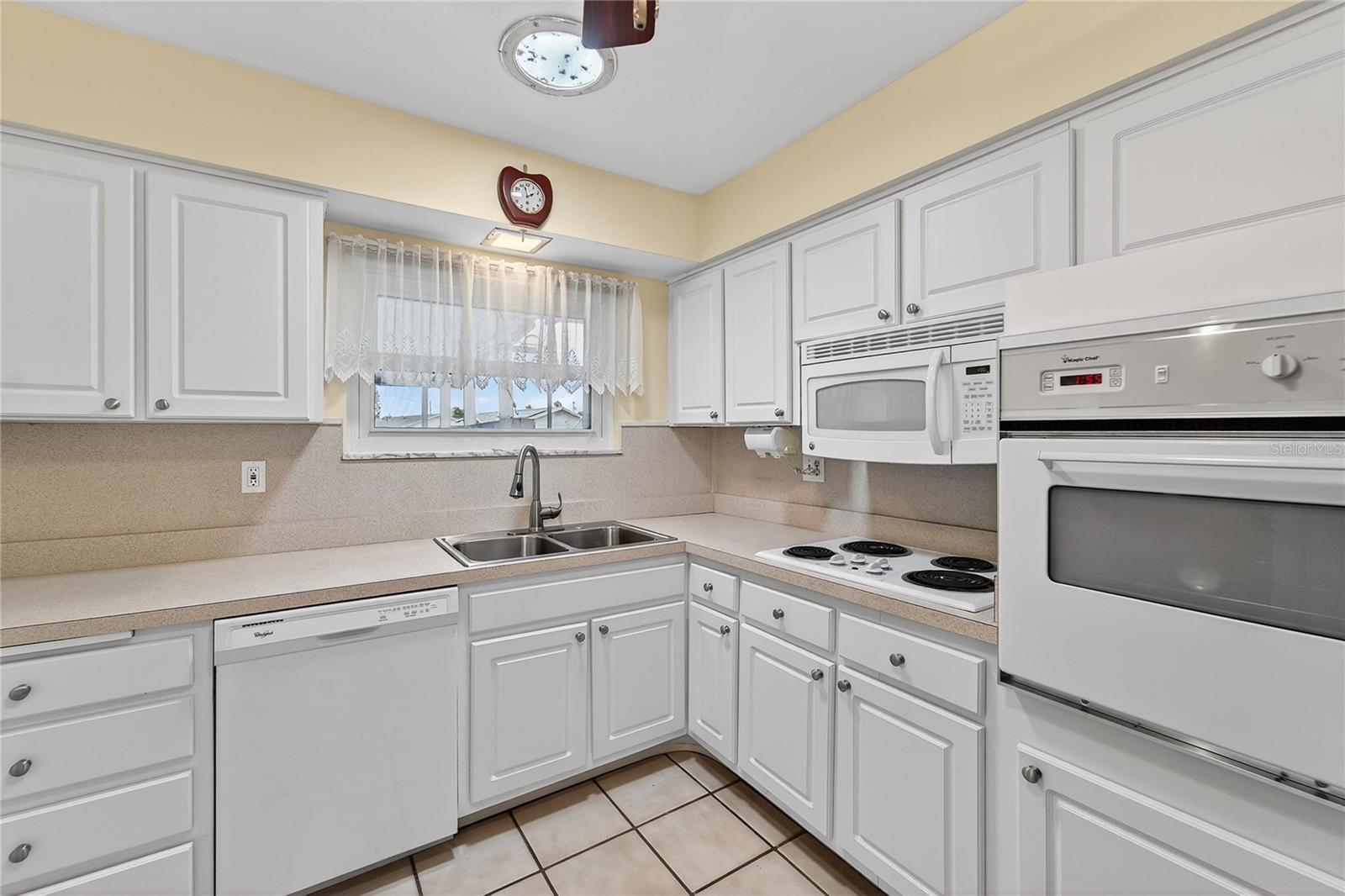 DEL WEBBS SUN CITY FLORIDA UN - Residential