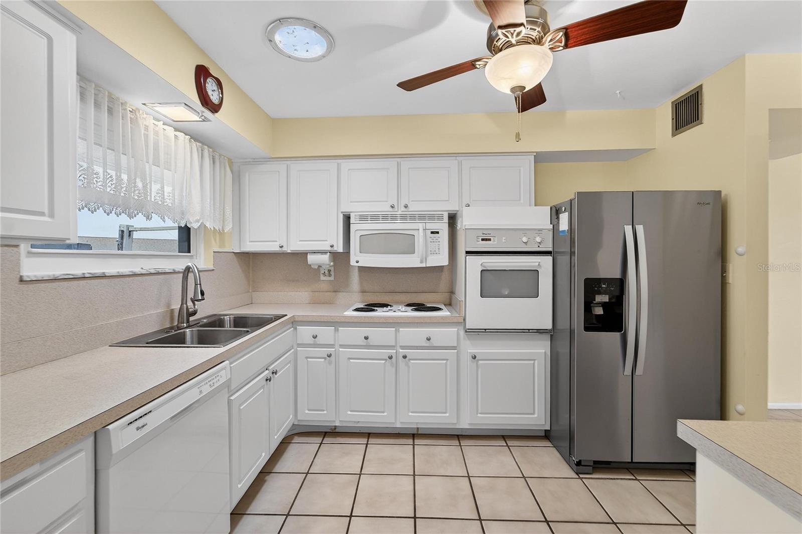 DEL WEBBS SUN CITY FLORIDA UN - Residential