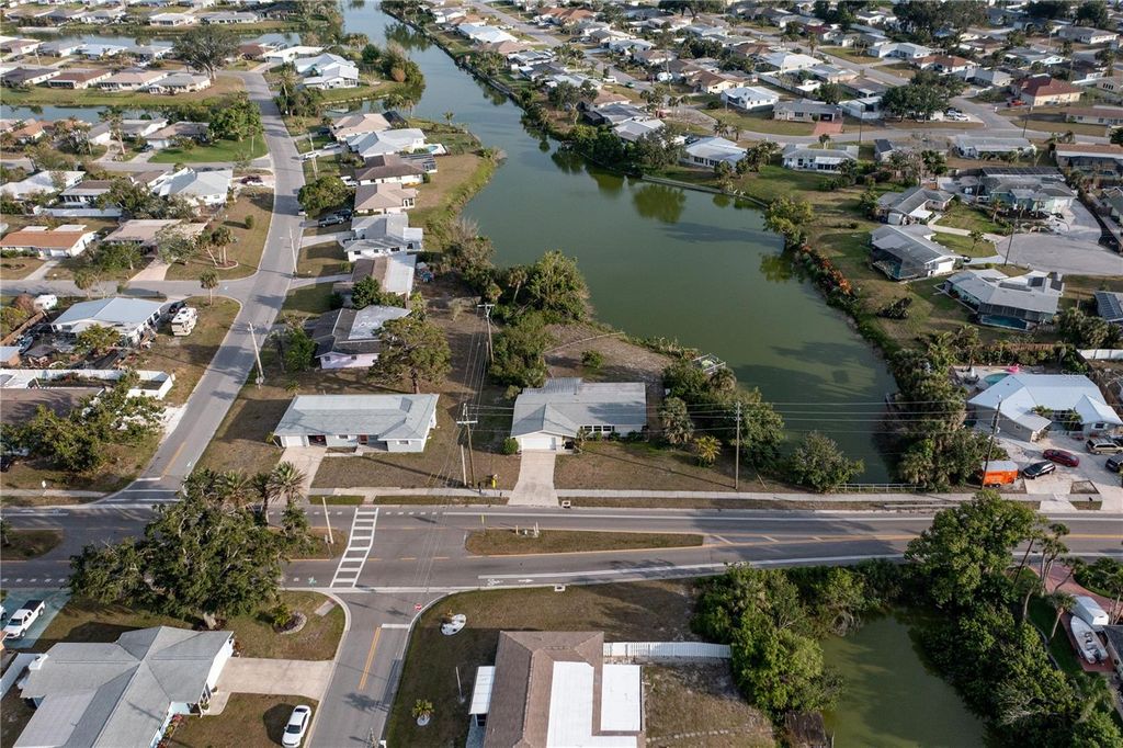 Photo of 512 Shamrock Blvd, Venice, FL 34293 (MLS # A4650346)