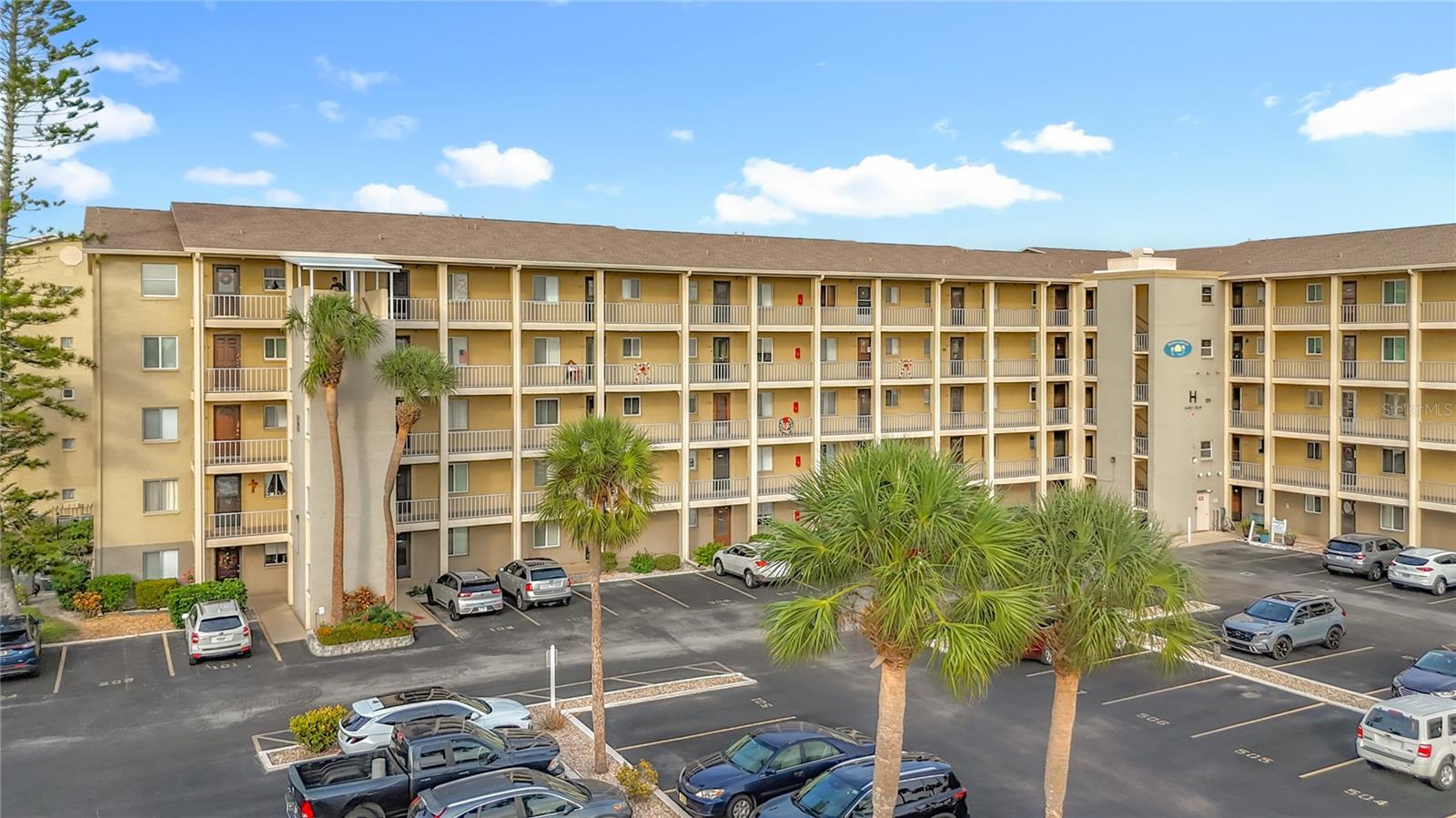 BAYSHORE ON THE LAKE APTS II SEC 1 - Residential