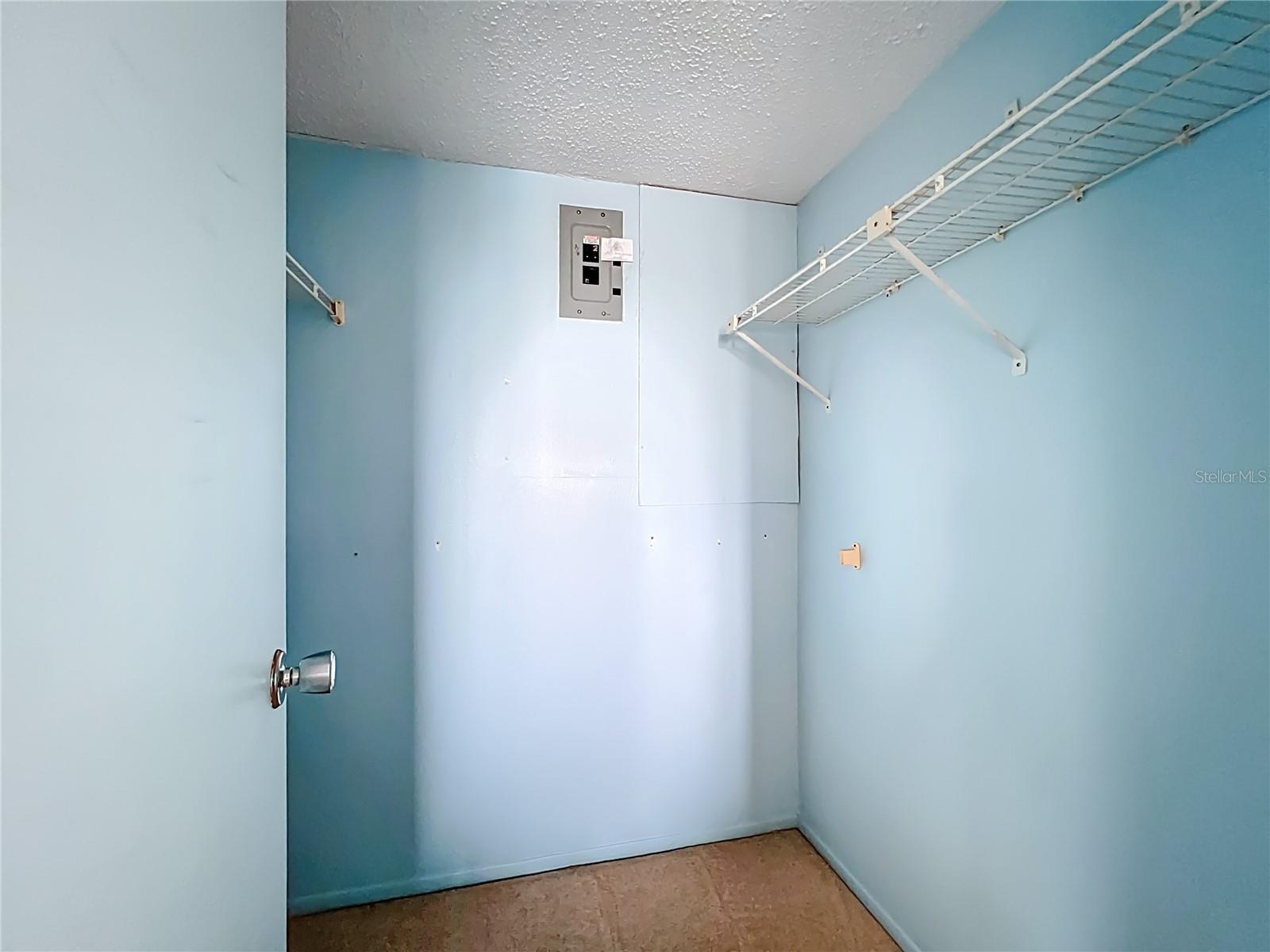 BAYSHORE ON THE LAKE APTS II SEC 1 - Residential