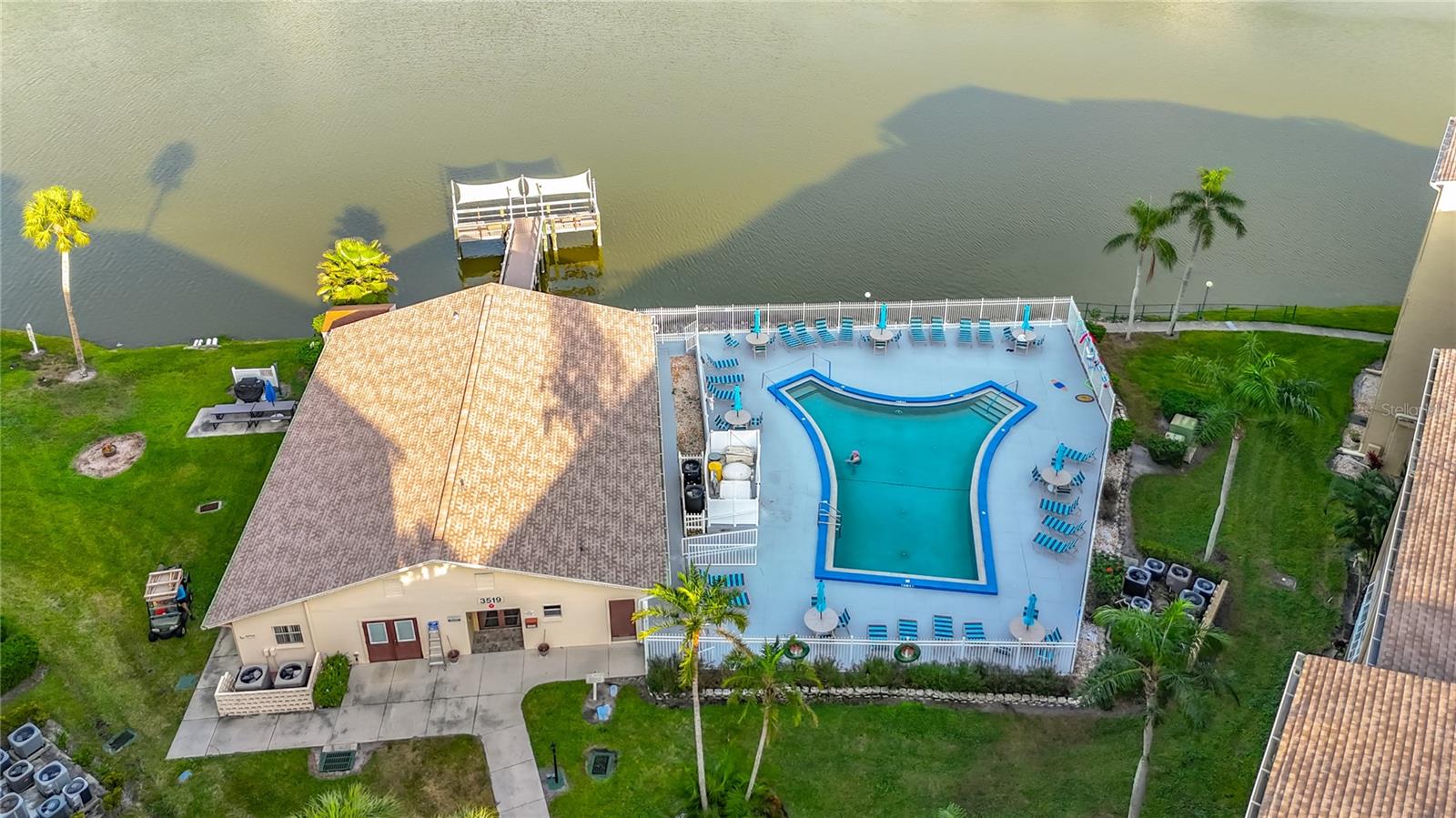 BAYSHORE ON THE LAKE APTS II SEC 1 - Residential