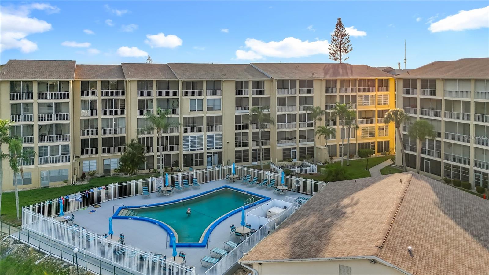 BAYSHORE ON THE LAKE APTS II SEC 1 - Residential