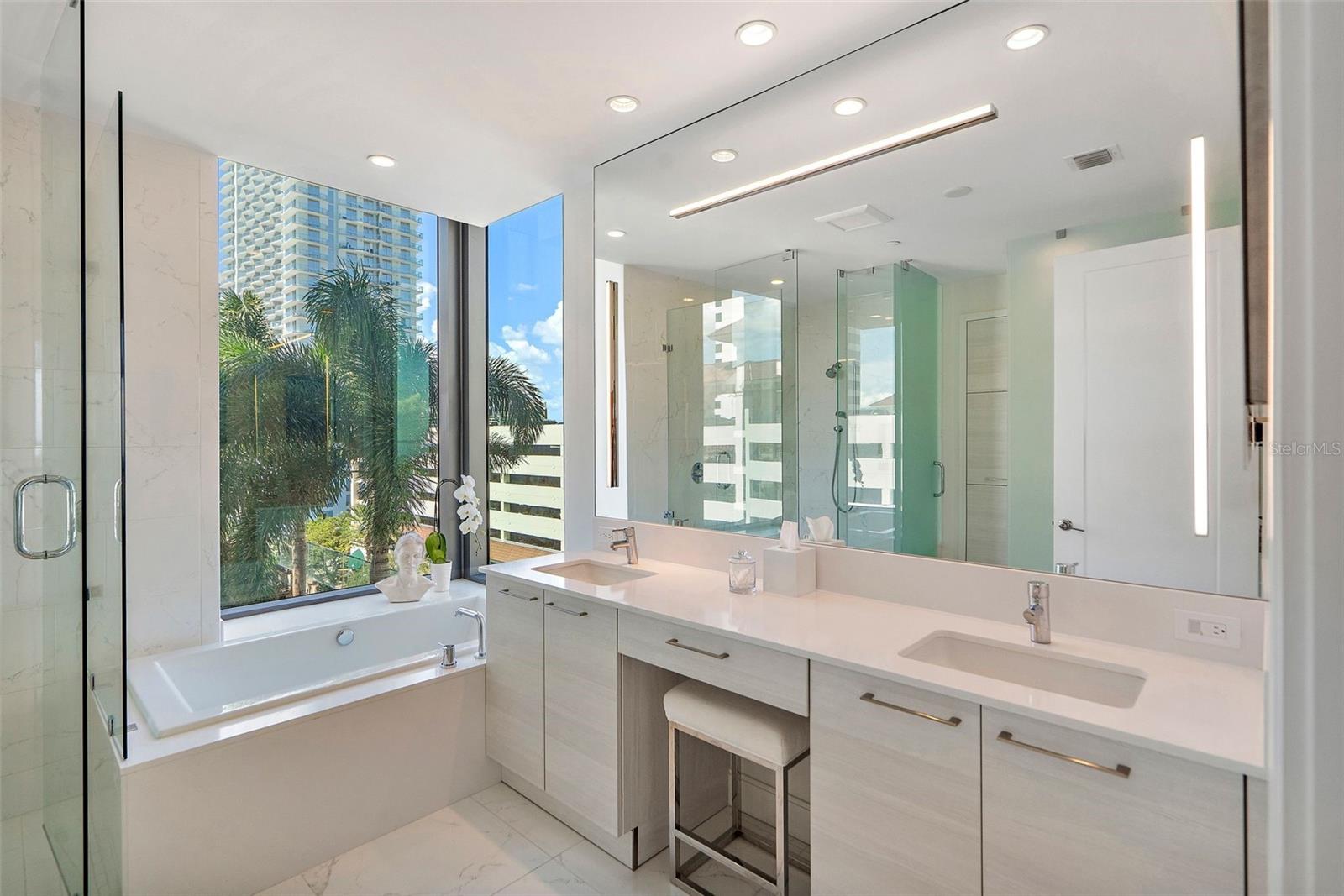 ONE ST. PETERSBURG - Residential