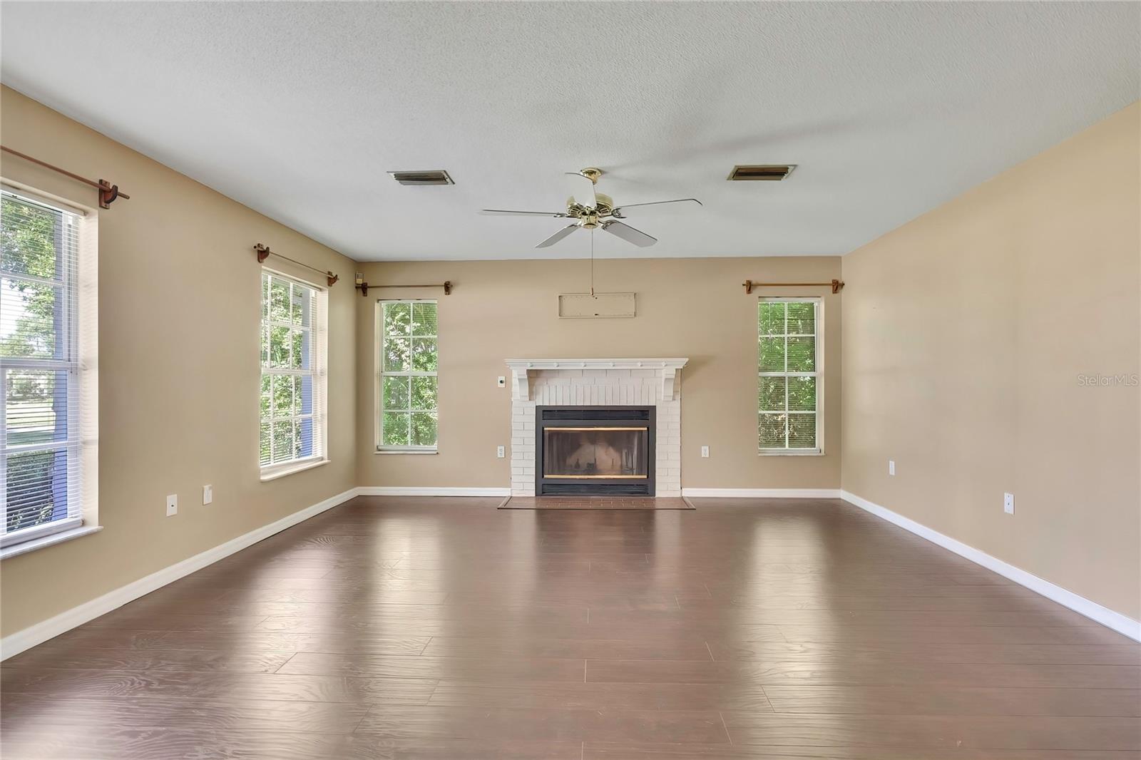 1097 FLORIAN WAY