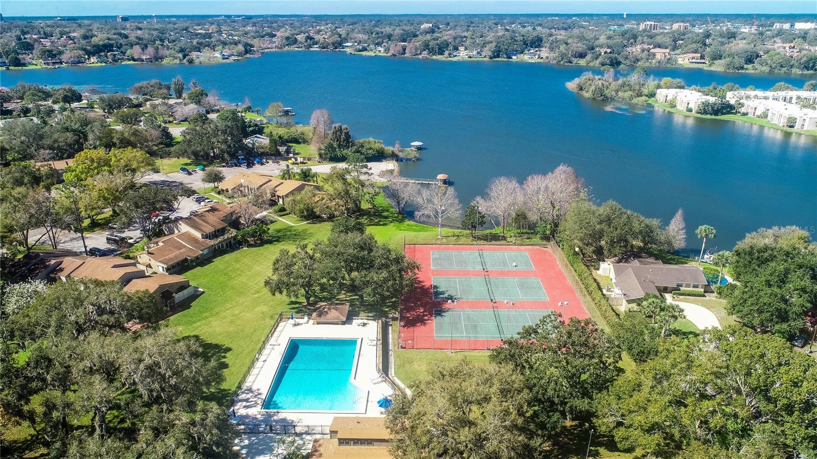OAK HARBOUR SEC 3 A CONDO - Residential