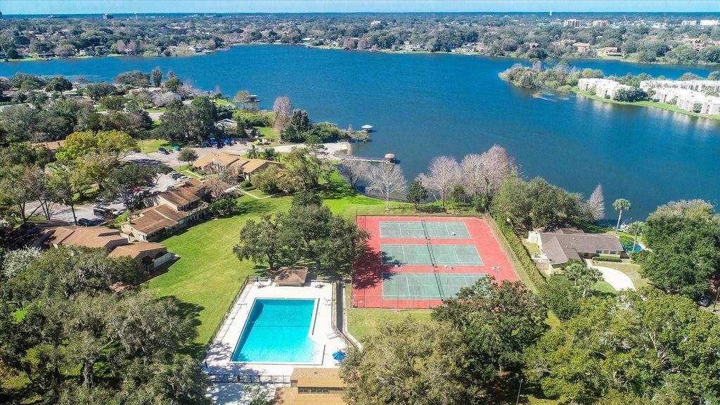 Photo of 626 Red Oak Circle #106, Altamonte Springs, FL 32701 (MLS # O6408039)