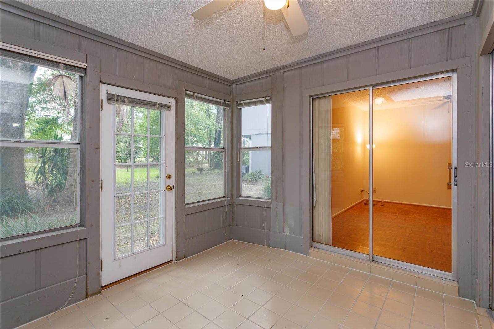 OAK HARBOUR SEC 3 A CONDO - Residential