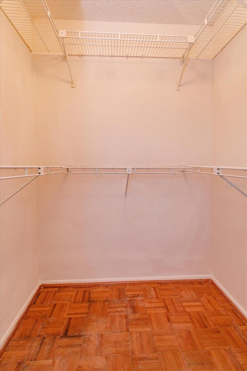 OAK HARBOUR SEC 3 A CONDO - Residential