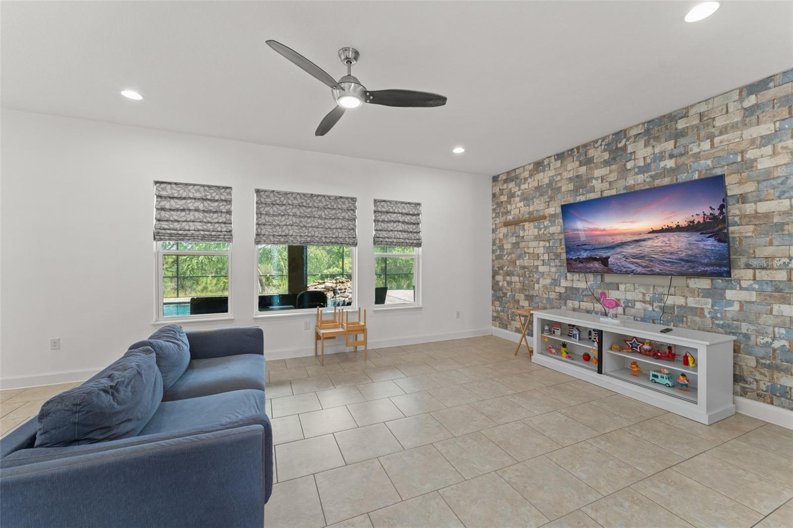 2793 AUTUMN BREEZE WAY