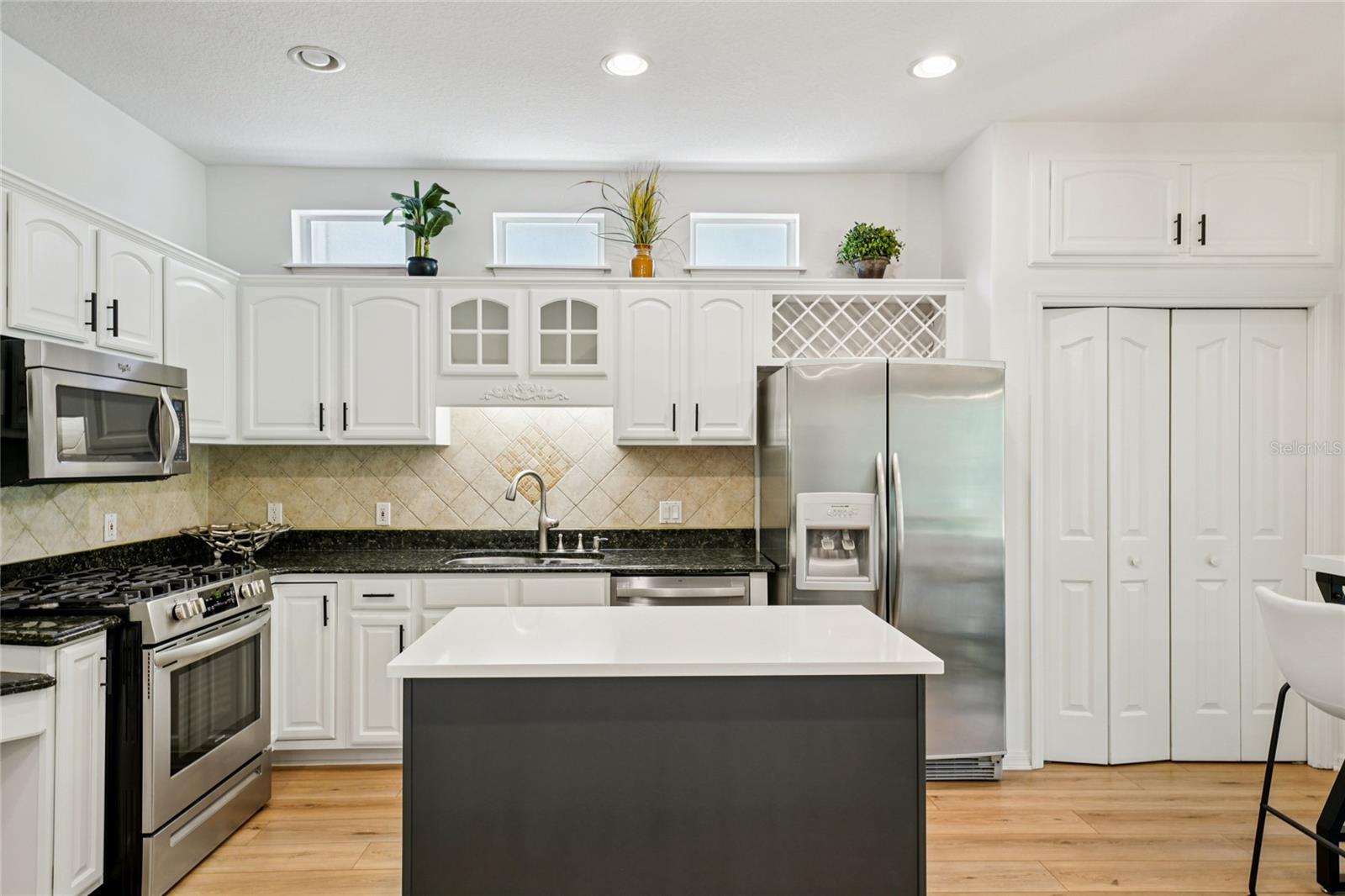 HARBOR VIEW PALMS - Residential