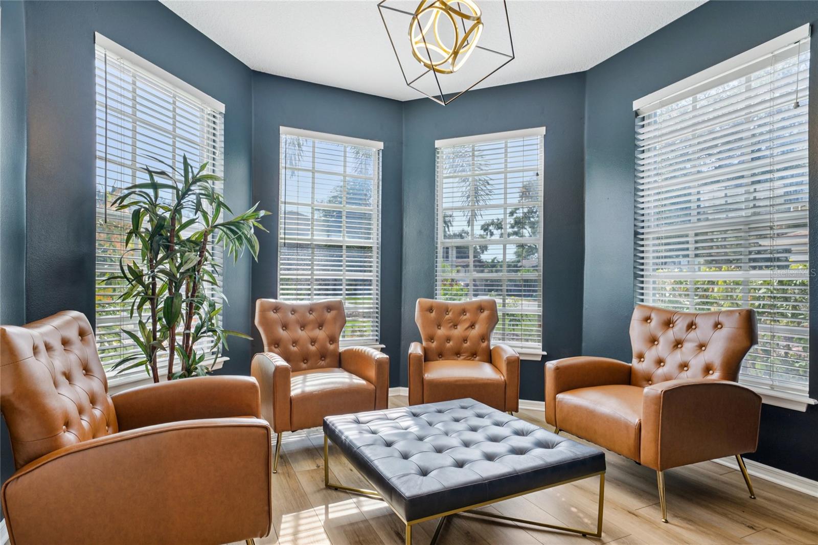 HARBOR VIEW PALMS - Residential