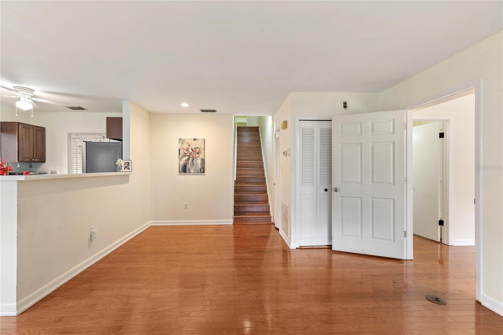 RAINTREE MANOR HOMES CONDOMINI - Residential