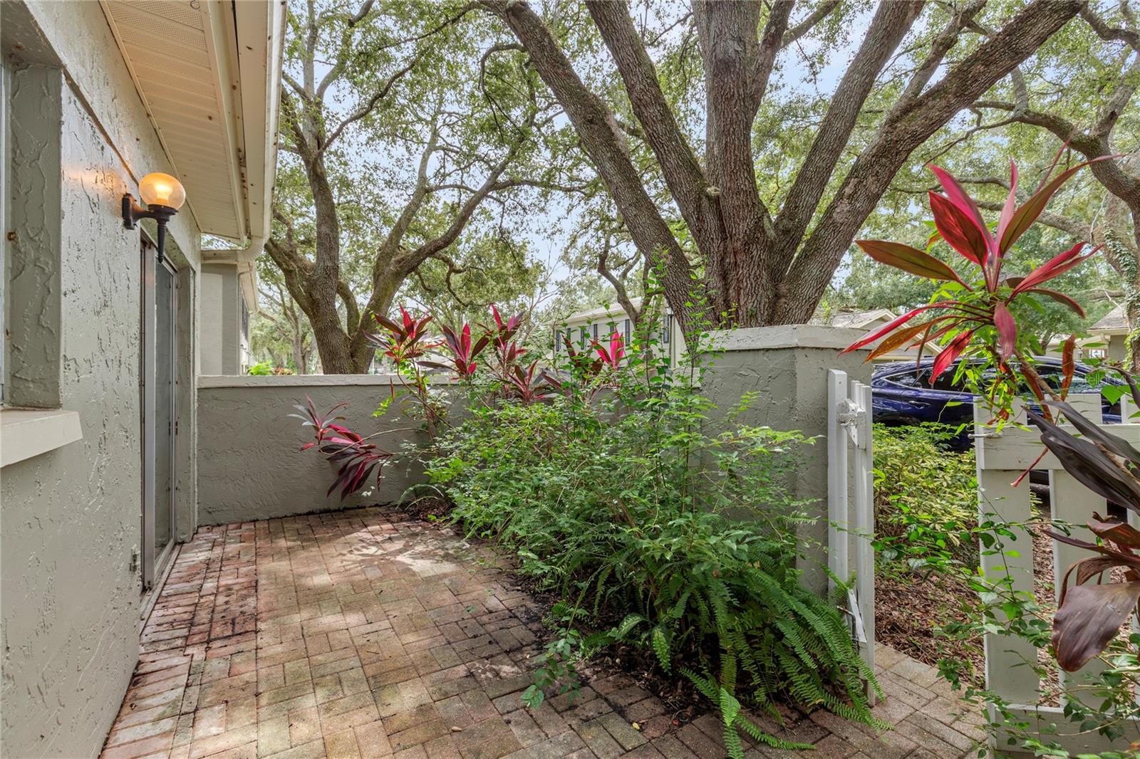 RAINTREE MANOR HOMES CONDOMINI - Residential