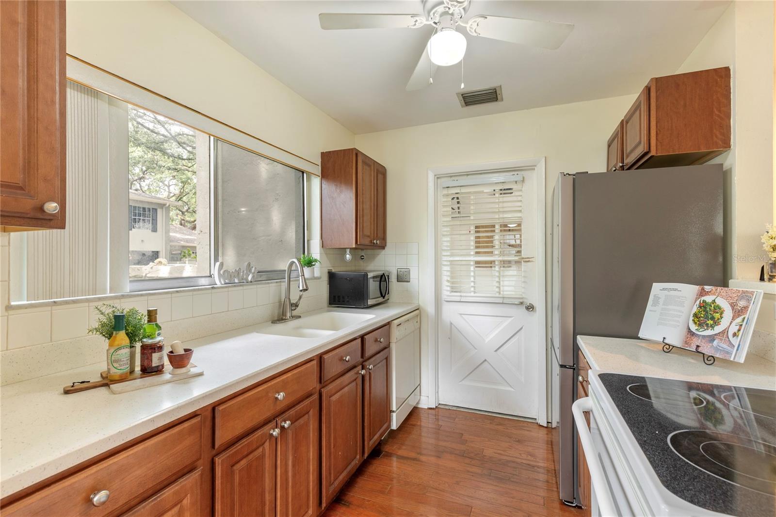 RAINTREE MANOR HOMES CONDOMINI - Residential