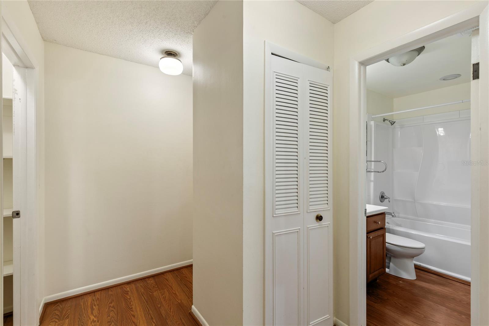 RAINTREE MANOR HOMES CONDOMINI - Residential