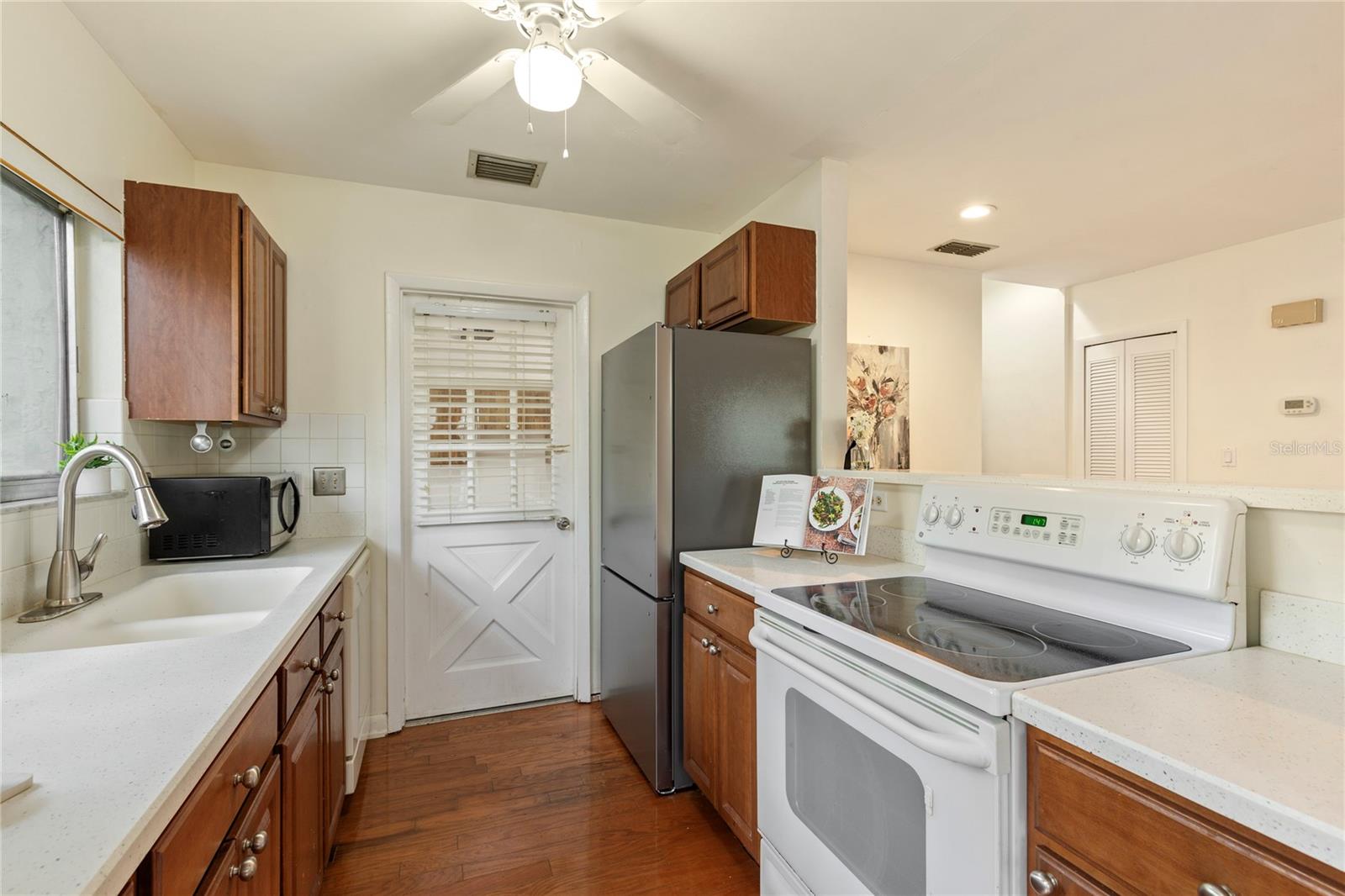 RAINTREE MANOR HOMES CONDOMINI - Residential