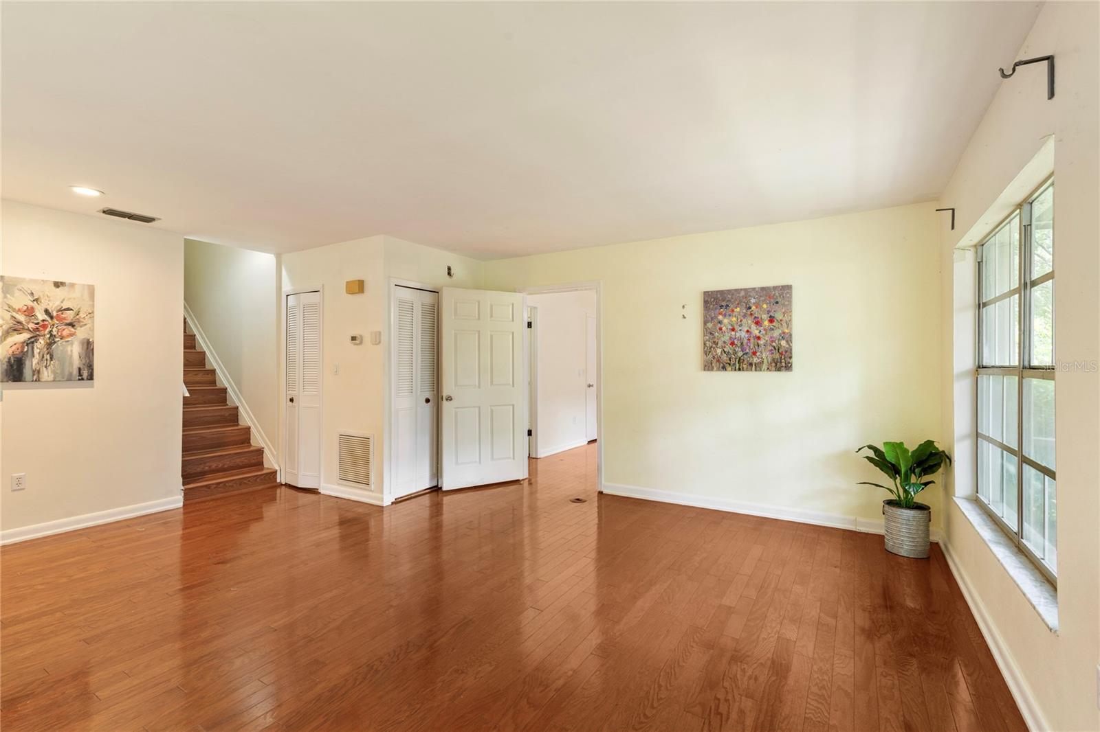 RAINTREE MANOR HOMES CONDOMINI - Residential